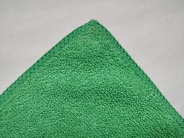 Mikrokiud lapp roheline, servatud ääred 320g/m2